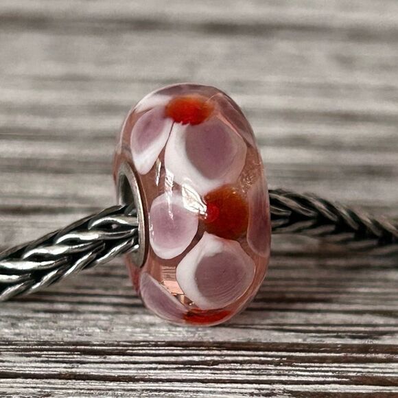 TROLLBEADS UU Lavender Pink & Red Flower Unique LAA 925S NEW! - Picture 1 of 8
